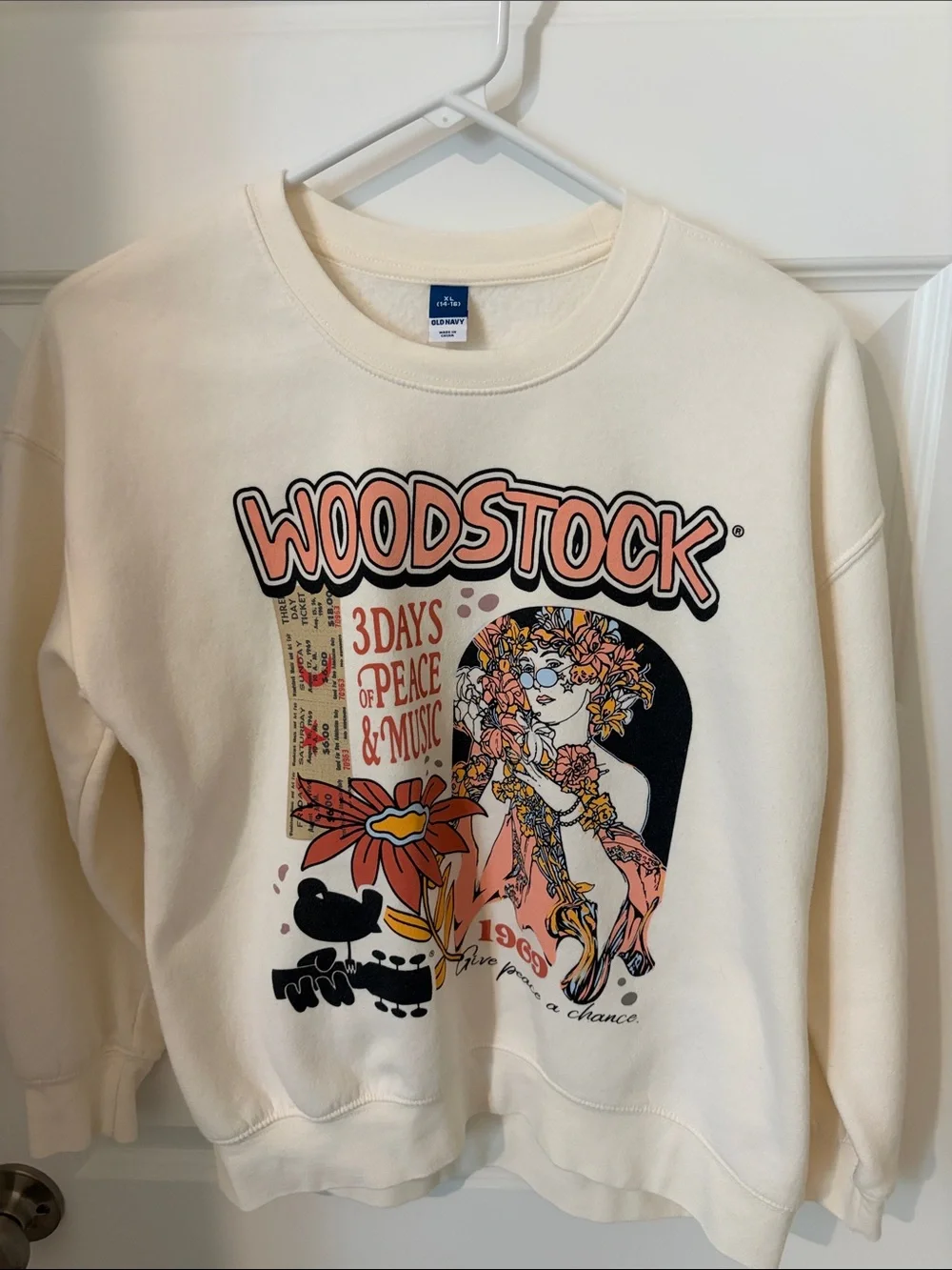 Old Navy Cream Woodstock Graphic Crewneck Sweatshirt